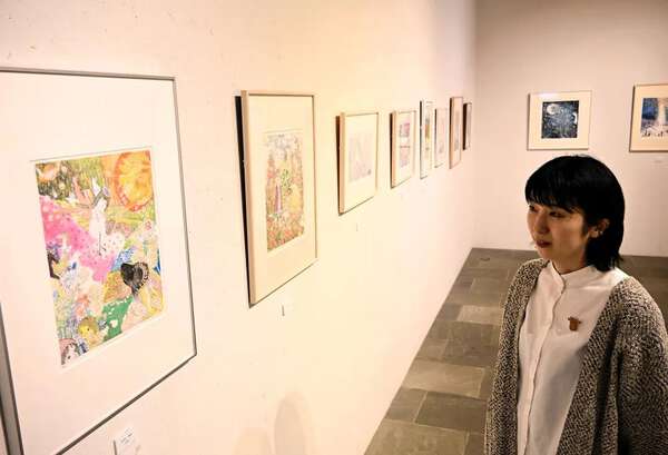 1枚の銅版から色彩豊かに 士別在住の銅版画家小池暢子さんの個展 札幌