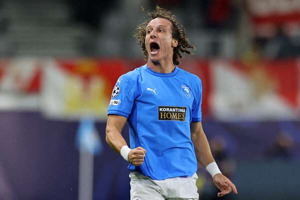 38歳元ブラジル代表名手が「ここにいたのか」 欧州帰還…CLで豪快弾「似