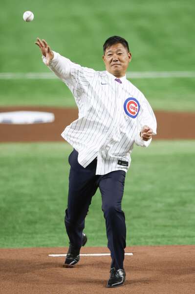 元カブス福留孝介さんが始球式 大リーグ開幕戦で|au Webポータル