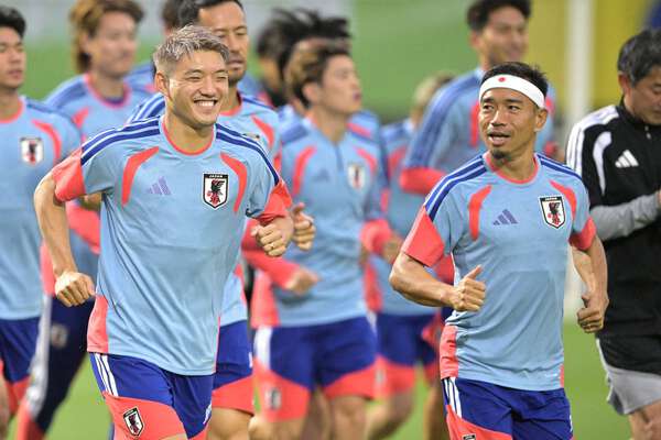 FC東京 トレーニングジャージ umbro 久保建英 長友佑都 M〜L 日本代表】長友佑都 ケガで〝居残り〟久保建英に必勝宣言「勝ってくる