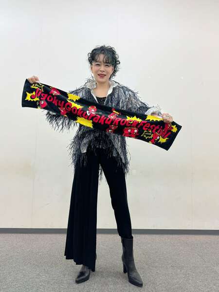 ひっくり返った」中森明菜“最低9万円”8年ぶり高額ディナーショー