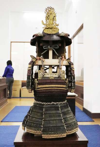 謙信の甲冑、修復終え納品 山形・米沢市の上杉神社|au Webポータル国内