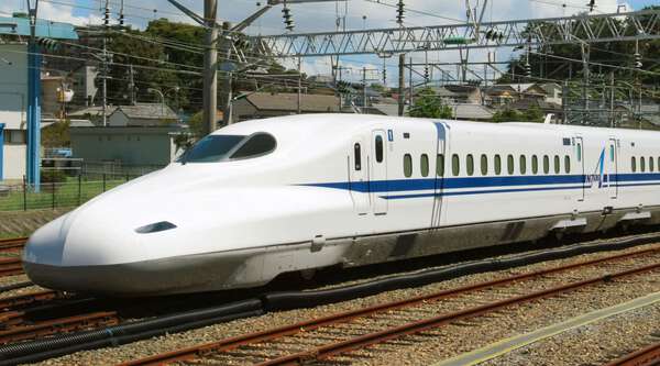 東海道新幹線の車内で非常停止ボタン…列車に遅れ 乗客混雑も影響