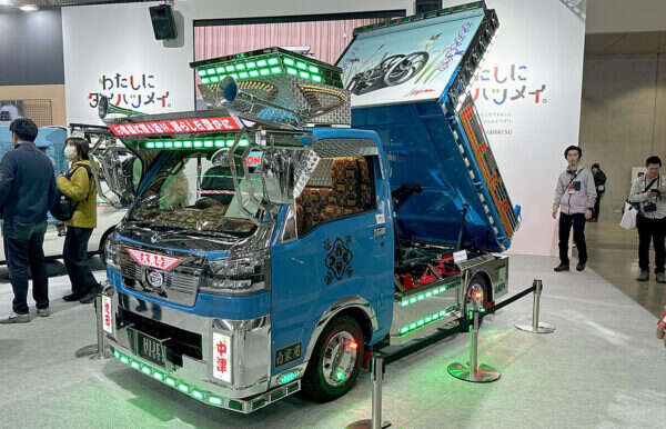デコトラ あのダイハツがガチで造った“軽デコトラ”が凄まじい！ガチ勢も頷く納得