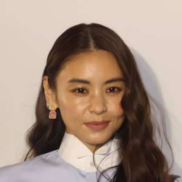 滝沢眞規子、愛犬とのオシャレ散歩でファンを魅了！