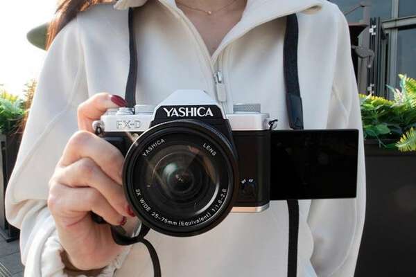 YASHICA 一眼レフカメラ フィルムカメラ YASHICA Electro35G （ゴールドメカニカ）をお