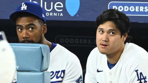 ピクサー顔」大谷翔平、ド軍同僚と“シンクロ率100%”の表情見せるレア