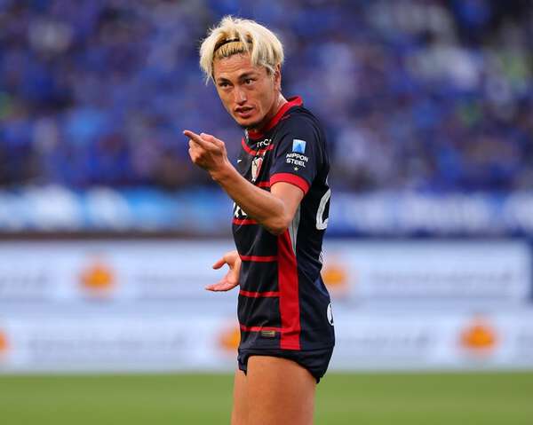 鈴木優磨「ガチうめぇ」。股抜きヒールパスの絶妙アシスト！「かっこよ
