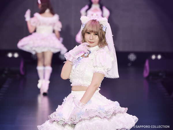 人気ライバー・りり姫、美脚×猫耳の“ゆめかわ”コーデで会場魅了