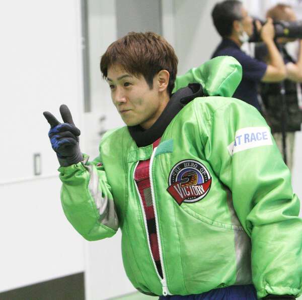 ボート】鳴門SG 関浩哉が今年初のSG予選突破にガッツポーズ|au Web