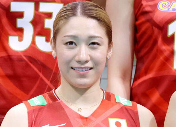 ばっさり20㎝カットの石川真佑もVサイン 日本代表のオフショットに反響