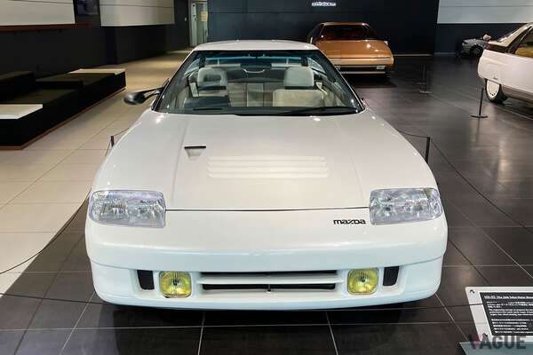 3ローター・ロータリーターボ搭載の「夢のコンセプトカー」 1985年に