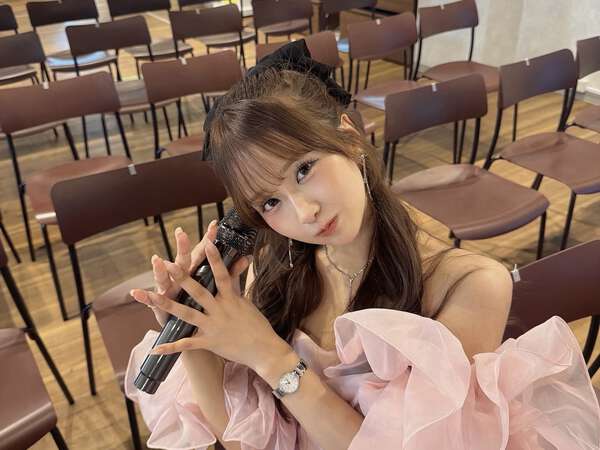 【新品未使用】森脇梨々夏 生誕祭　会場限定Tシャツ 黒 Lサイズ 森脇梨々夏、24歳生誕祭ショット公開。二瓶有加もゲスト出演で「可愛