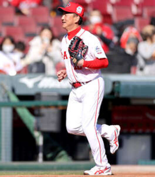 広島カープ　ユニフォーム　金本知憲 広島】金本知憲氏「ふるさとに帰ってきた気持ち」OB戦で背番号10の