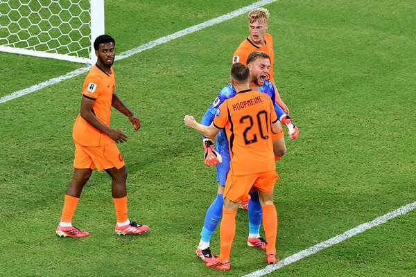 日本戦も出場したオランダ代表GK、超至近距離で衝撃神セーブ！「あの