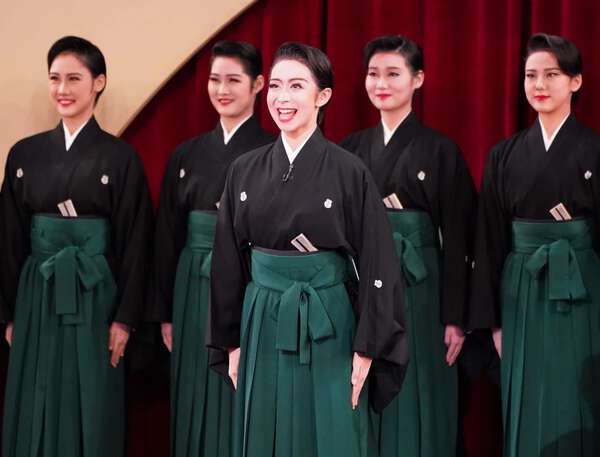 経典 宝塚 本拠地ラスト公演の礼真琴とタップ 第111期生が初舞台 その他
