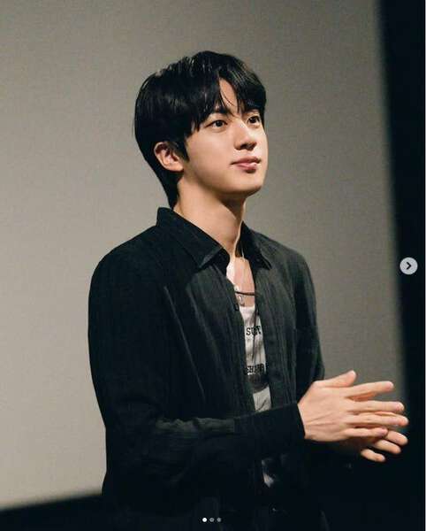 BTS ジン　値下げ不可 BTSジンに「不意打ちキス」疑いで在宅起訴 50代の日本人女性が来年7月