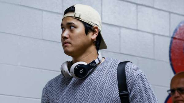 大谷翔平のスタイリッシュセーターコーデに注目