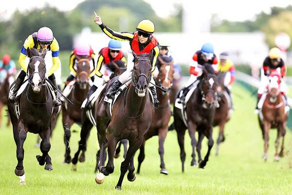 日本競馬の夢、再び――凱旋門賞に3頭参戦。ダービー馬クロワデュノール