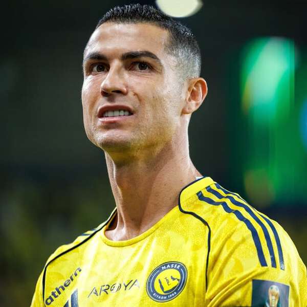 もう40歳ってほんと!?」C・ロナウドがパンツ一枚で披露した“衰え