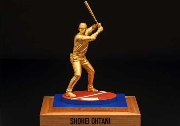 価格は5500万円…大谷翔平選手の等身大の黄金像を大阪で展示へ 金箔1550