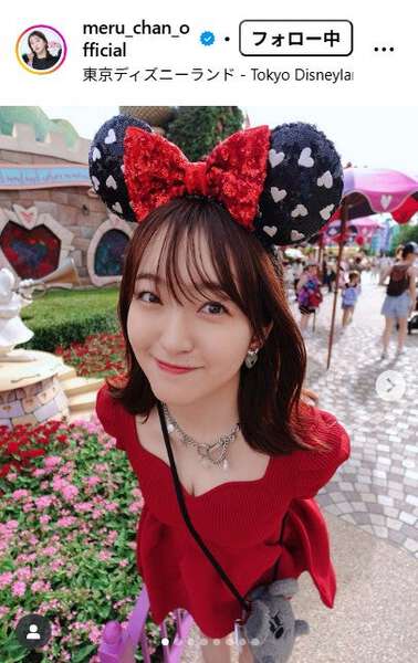 yosshi　　田島芽瑠セット 元HKT48田島芽瑠、上海ディズニーで美脚際立つミニ丈コーデ披露「脚長