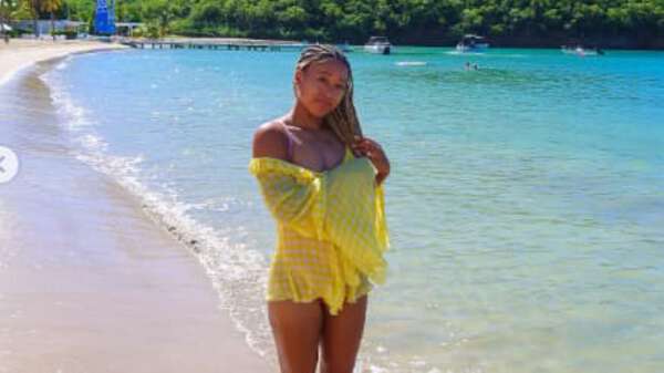 大坂なおみ、イエローの水着で“カリビアンギャル”に変身 バカンスでの1