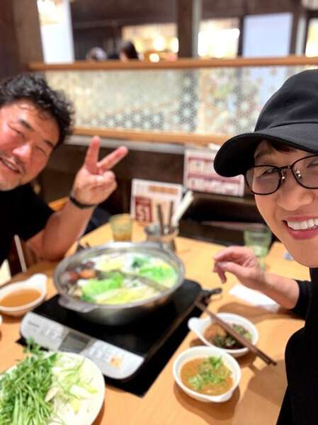 北斗晶、夫・佐々木健介と堪能したしゃぶしゃぶ食べ放題「たっぷり
