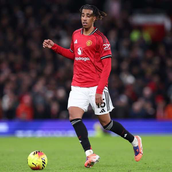 友人を駅まで送るために急いでいた」マンUの若手DFが免停処分。英