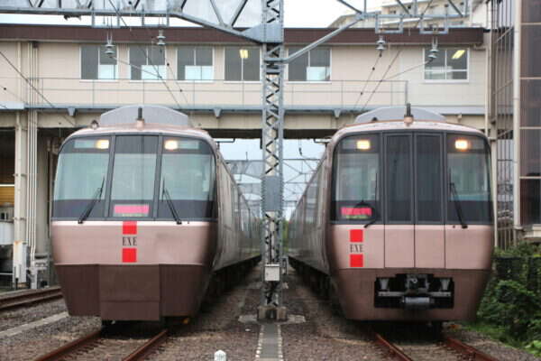 ロマンスドーン【最終値下げ！⠀】 今や最古参「地味なロマンスカー」が大人気!? 引退控え“貴重な