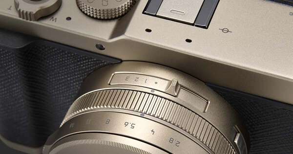 パナソニック、大型センサー搭載の高級コンパクトデジカメ「LUMIX L10