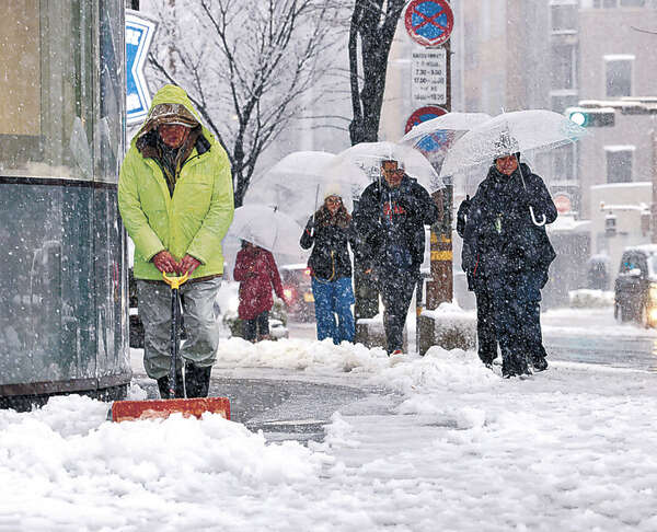 年の瀬寒波、雪と強風 金沢3センチ、白山河内17センチ|au Webポータル