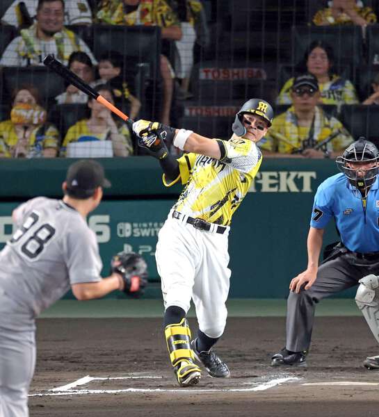 阪神 佐藤輝V22号「頼むぞ」村上の声かけに「気合入った」9試合ぶり