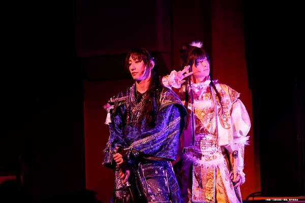 荒牧慶彦＆福澤侑、剣劇「三國志演技～曹魏」上演中 壮絶な対立劇から