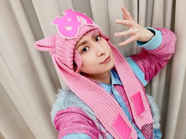 Man 佐久間大介着用 ウィンダンシー×エレッセ パーカー 中綿 ピンク ピンクの妖精さんみたい」佐久間大介、新CMキャラ就任を報告！ 「可愛