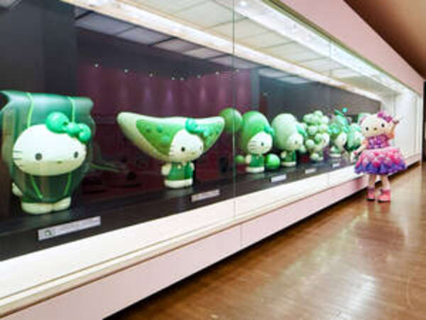 ハローキティ　GREEN　TOKYO 大阪・関西万博で話題を集めた「ハローキティ×藻類」が登場