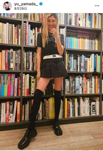 山田優、ハーフパンツ×ジャケットのセットアップでかっこよすぎ