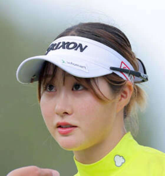 人気女子プロの都玲華が痛恨の4パット 首位から21位に後退 リゾート