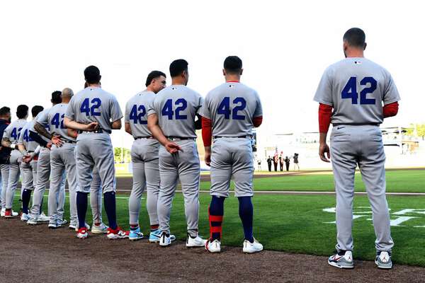 ジャッキー・ロビンソン・デー 背番号「42」ドジャースは式典|au