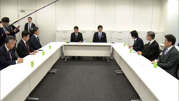 衆院議員定数 1割目標に削減 自民・維新が法案提出 野党「自動削減」の