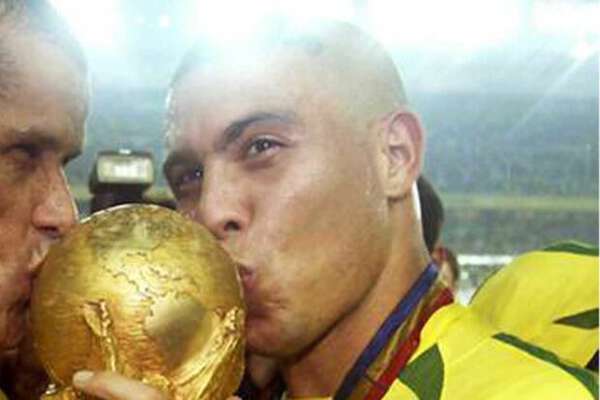 W杯元ブラジル代表・“大五郎ヘア”の怪物に「だいぶ変わったなー