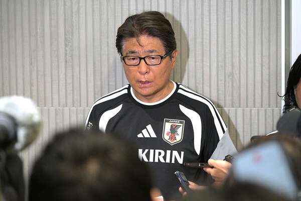 日本代表の遠藤航離脱と町野修斗追加招集を伝える記事画像