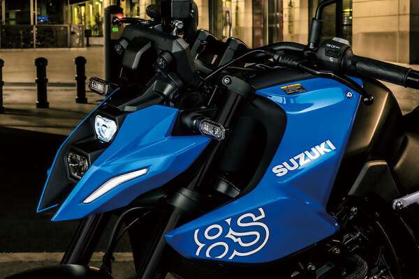 ちょうどいいミドル」の人気バイクに新色採用の2026年モデル登場