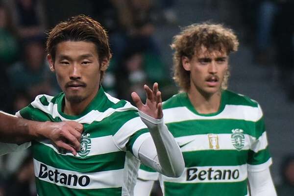 欧州強豪28歳が“日本代表ユニ姿” 妻とミラノ観光…背番号5着用「モリタ