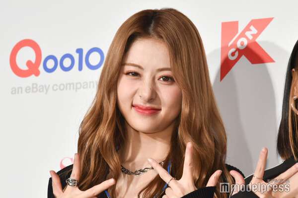 LE SSERAFIMユンジン、過去ショット一挙公開 学生服姿・直筆日本語勉強