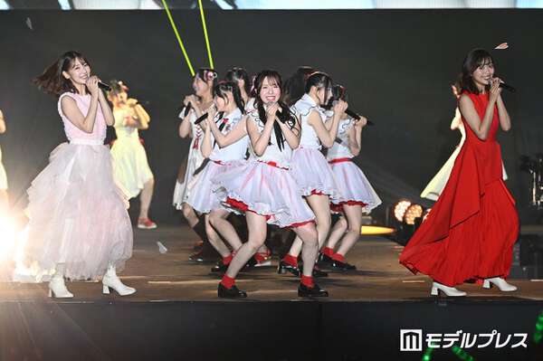 NGT48、OGメンバー柏木由紀＆北原里英がサプライズ登場 北原の卒コン