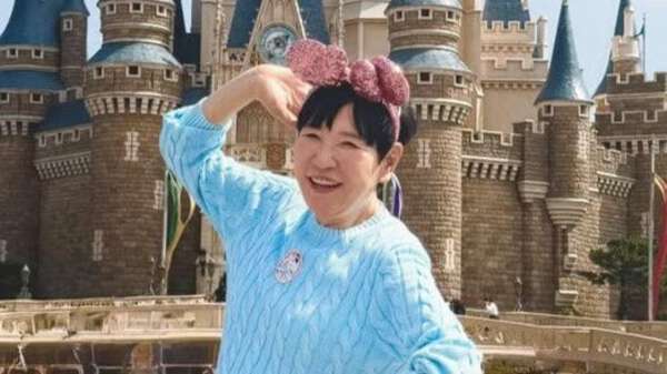 和田アキ子の初ディズニーランド満喫ショット