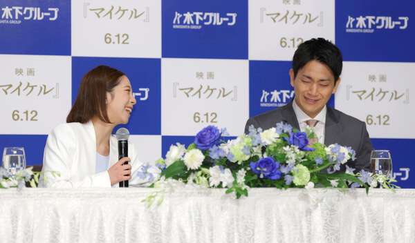 りくりゅう会見に見るピアスの魅力