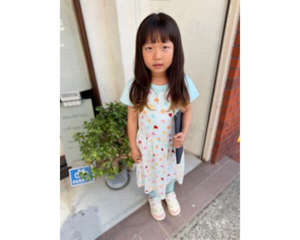 小原正子ビックリ、6歳長女が前髪デビューで別人級イメチェン|au Webポータル芸能ニュース
